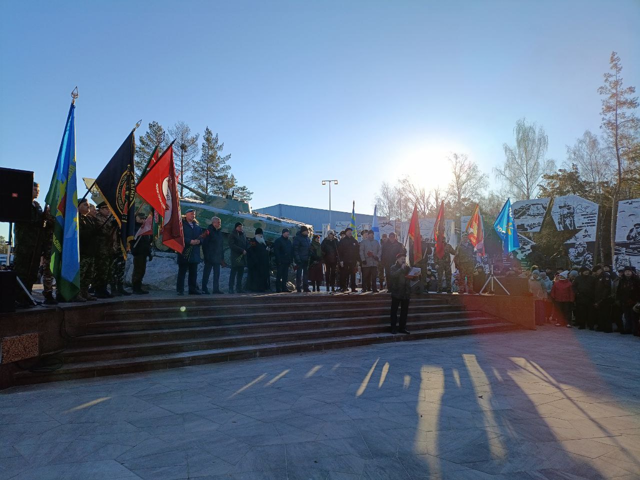 photo_5208479528622165425_y