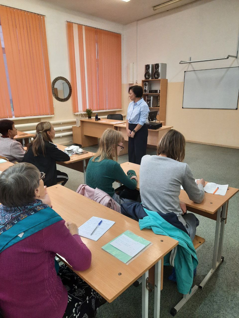 photo_5357061993783231343_y