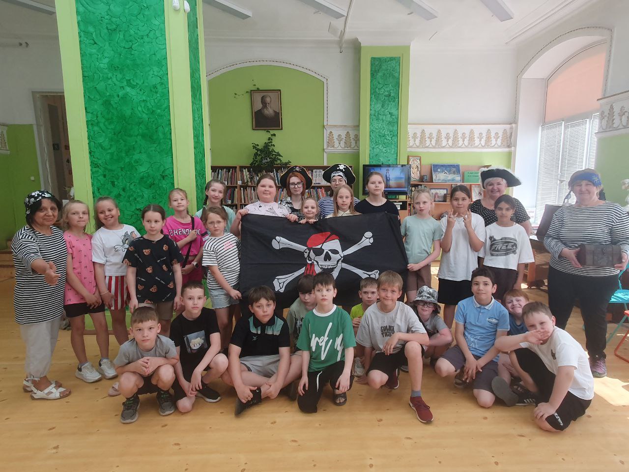 photo_5325621643470565957_y