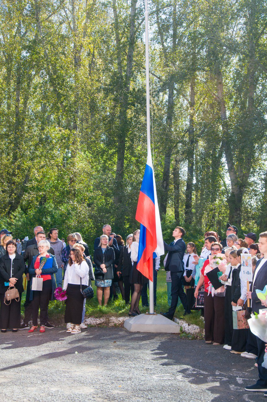 photo_5314765014118298364_y