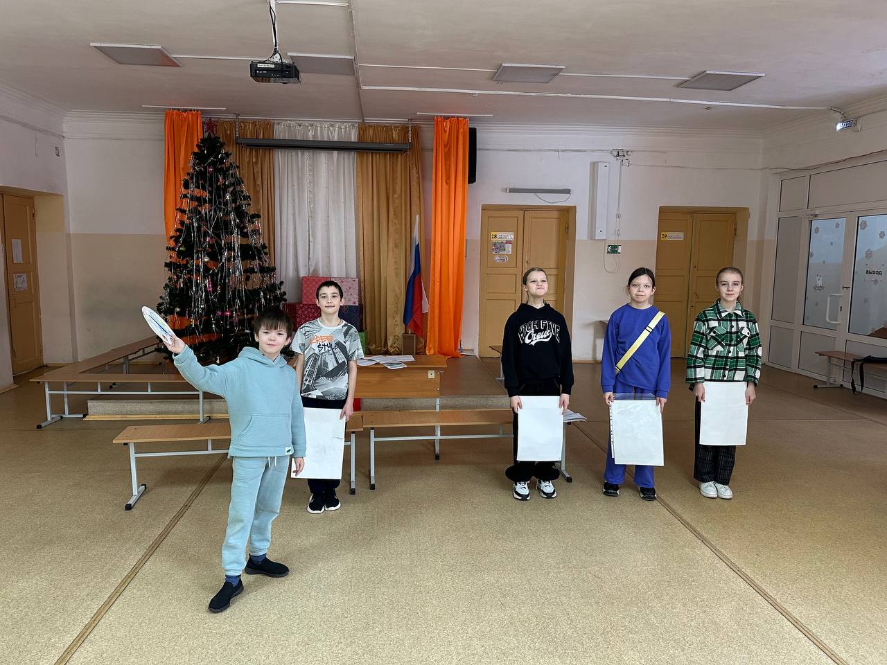 photo_5276431142511307570_y